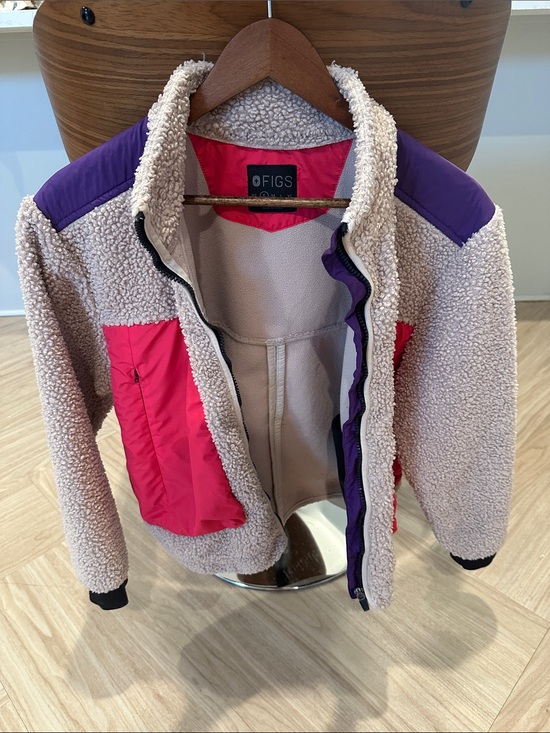 Figs Jackets & Blazers - Figs Women’s Small Cream Sherpa Jacket with Purple Shoulders & Pink Pockets